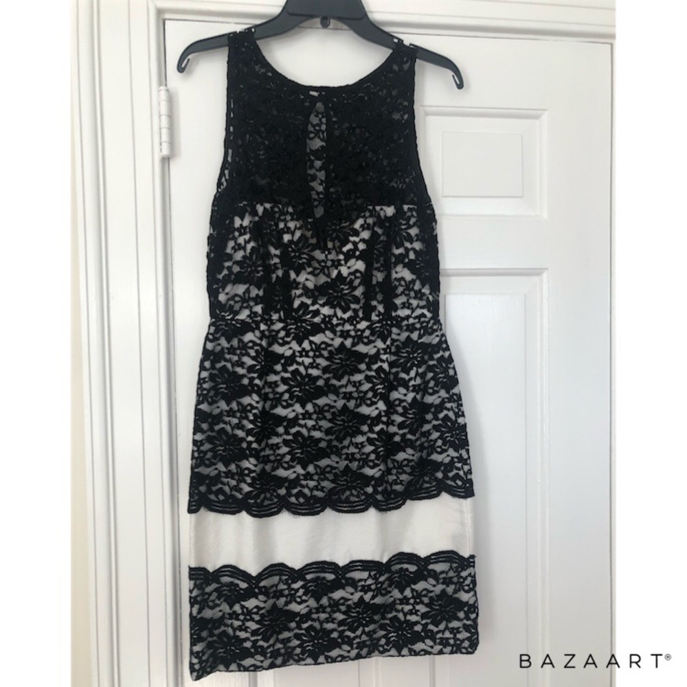 Taylor Size 4 Black and White Lace Dress